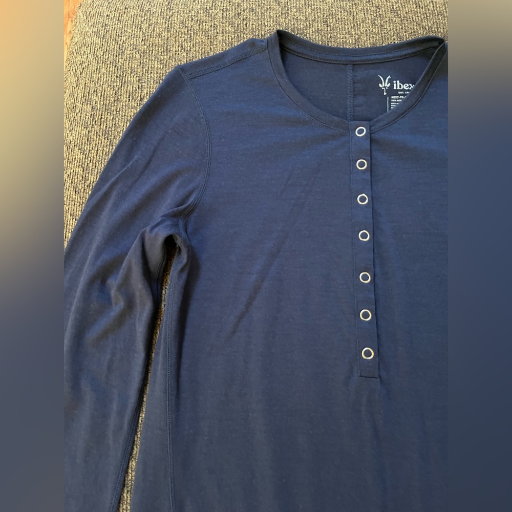 Ibex merino wool travel Henley long sleeve size small midnight navy blue